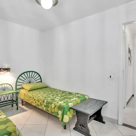 Robert Playa De Américas