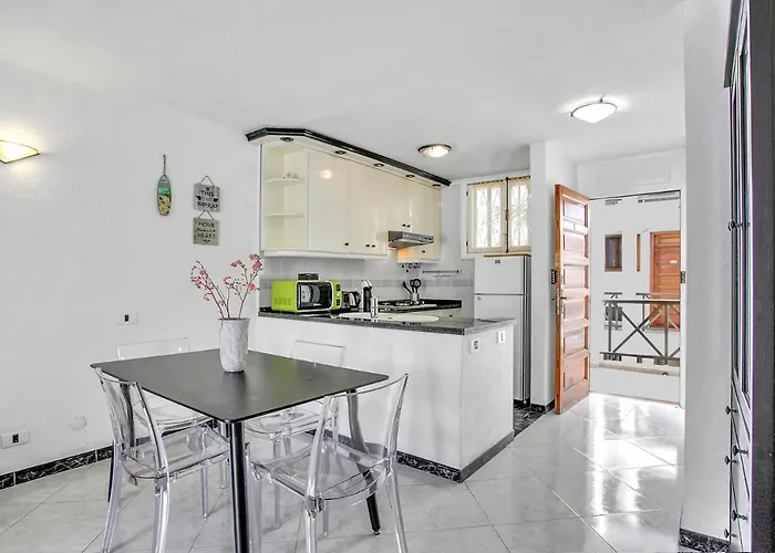 Robert Playa De Americas * Playa de las Américas